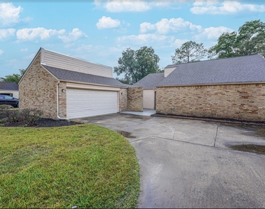 2306 Wallingford Drive - Photo Thumbnail 2