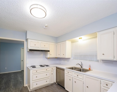 2306 Wallingford Drive - Photo Thumbnail 9