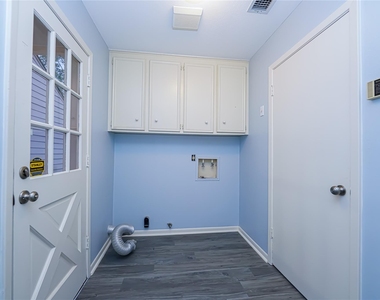 2306 Wallingford Drive - Photo Thumbnail 35