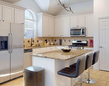 18 Avenswood Place - Photo Thumbnail 3