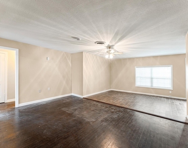 3216 Avenue I A - Photo Thumbnail 5
