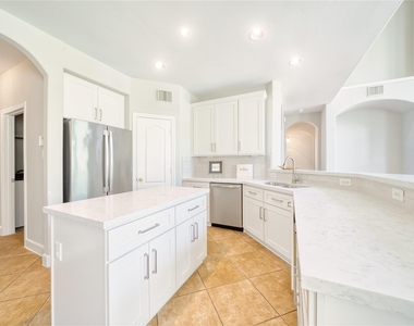 5619 Riverstone Crossing Drive - Photo Thumbnail 12