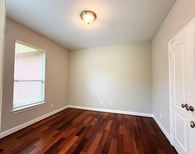 5619 Riverstone Crossing Drive - Photo Thumbnail 16