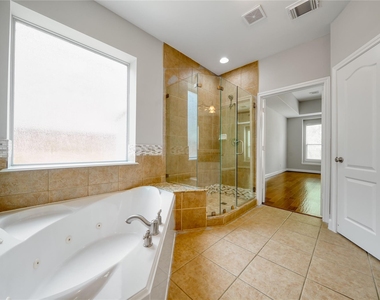5619 Riverstone Crossing Drive - Photo Thumbnail 24