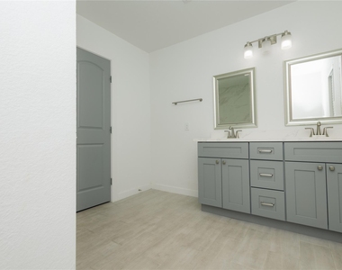 2202 4th Street - Photo Thumbnail 15