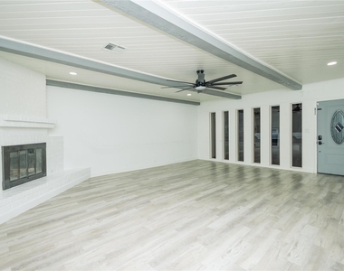 2202 4th Street - Photo Thumbnail 9