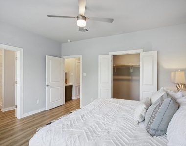 5783 Spring Stuebner Rd - Photo Thumbnail 4