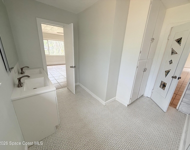 100 Tampa Avenue - Photo Thumbnail 8