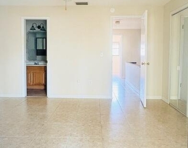 125 Kingsway - Photo Thumbnail 10