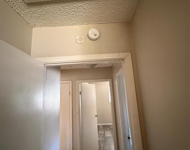 2905 Arkansas Avenue - Photo Thumbnail 7