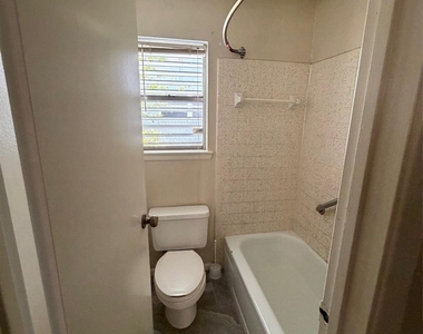 2905 Arkansas Avenue - Photo Thumbnail 4