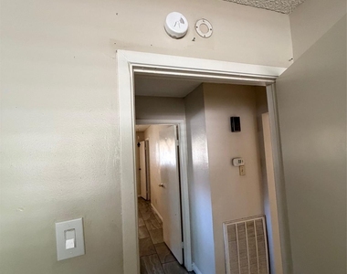 2905 Arkansas Avenue - Photo Thumbnail 5