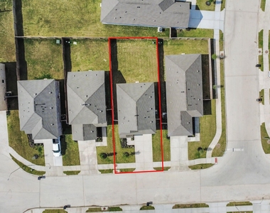 1134 Blue Stone Drive - Photo Thumbnail 5