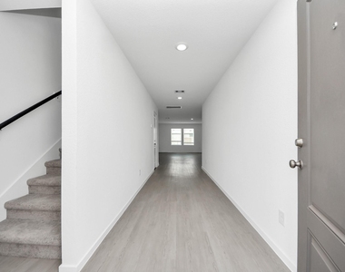 1134 Blue Stone Drive - Photo Thumbnail 8