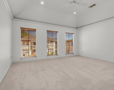 4916 Travis Street - Photo Thumbnail 14