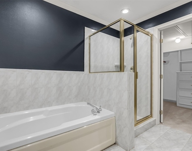 4916 Travis Street - Photo Thumbnail 16