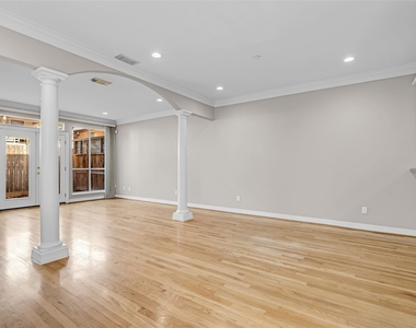 4916 Travis Street - Photo Thumbnail 5