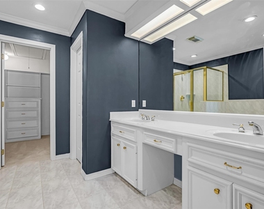 4916 Travis Street - Photo Thumbnail 15