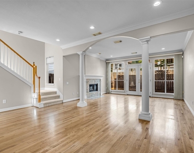 4916 Travis Street - Photo Thumbnail 4