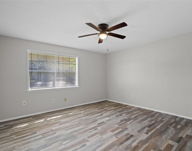 2729 Main Street - Photo Thumbnail 1
