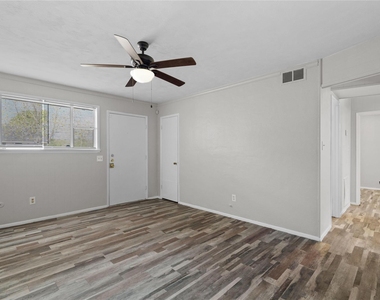 2729 Main Street - Photo Thumbnail 2