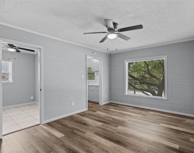 2324 Cedar Drive - Photo Thumbnail 3