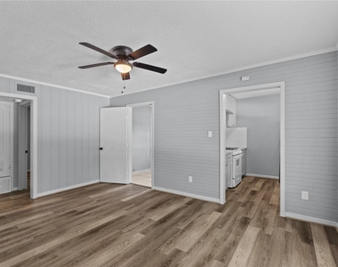 2324 Cedar Drive - Photo Thumbnail 2