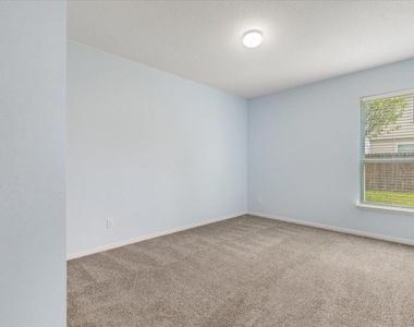 4810 Vintage Grove Court - Photo Thumbnail 13
