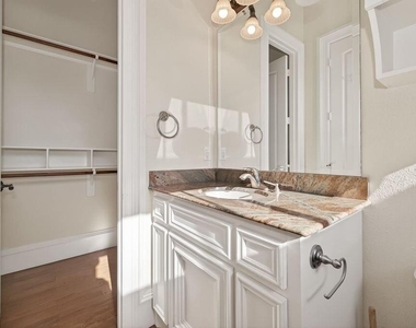 4011 Westerdale Drive - Photo Thumbnail 16