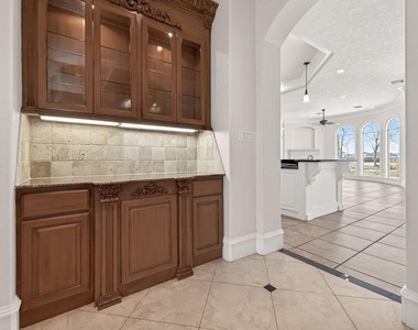 4011 Westerdale Drive - Photo Thumbnail 6