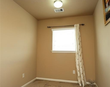 9418 Cholla Hill Court - Photo Thumbnail 13