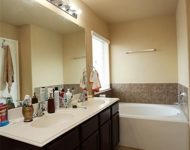 9418 Cholla Hill Court - Photo Thumbnail 11