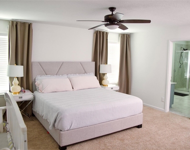 25219 Sierra Manor Court - Photo Thumbnail 11