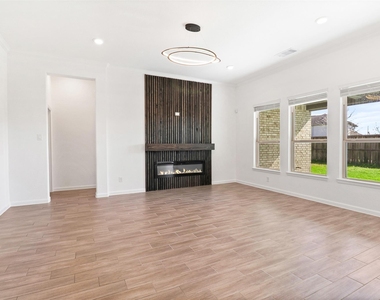 9626 Dancing Grass Drive - Photo Thumbnail 6