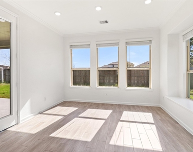 9626 Dancing Grass Drive - Photo Thumbnail 13