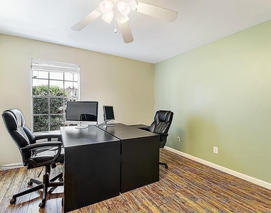 361 N Post Oak Lane - Photo Thumbnail 6