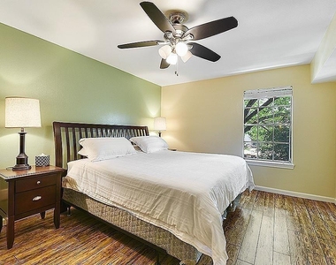 361 N Post Oak Lane - Photo Thumbnail 10