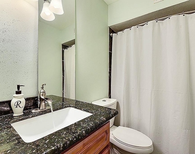 361 N Post Oak Lane - Photo Thumbnail 11