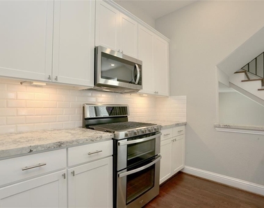 1227 W 19th Street - Photo Thumbnail 7