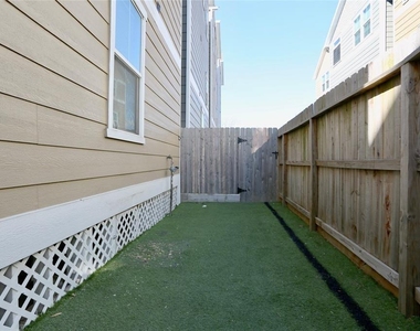 1227 W 19th Street - Photo Thumbnail 24