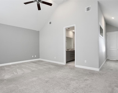 1227 W 19th Street - Photo Thumbnail 11
