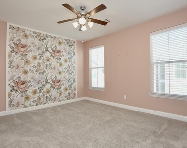 1227 W 19th Street - Photo Thumbnail 17
