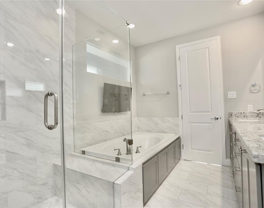 1227 W 19th Street - Photo Thumbnail 15