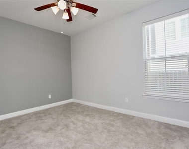 1227 W 19th Street - Photo Thumbnail 20