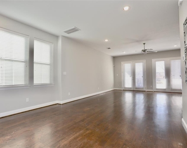 1227 W 19th Street - Photo Thumbnail 5