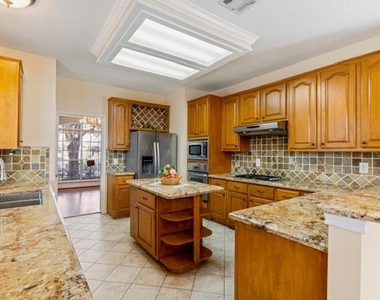 6419 Sutter Park Lane - Photo Thumbnail 6
