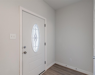 7431 Sail Hill Drive - Photo Thumbnail 7