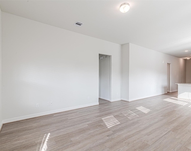 7431 Sail Hill Drive - Photo Thumbnail 20