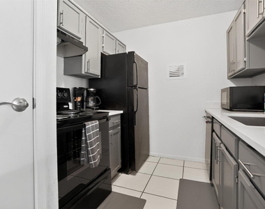 3770 Lovers Wood Lane - Photo Thumbnail 9