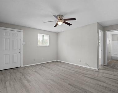 2328 Boss Street - Photo Thumbnail 1